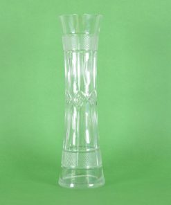 Alternative view of Lange getailleerde glazen vaas met wafeltjespatroon