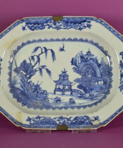 Alternative view of Achtkantige blauw-witte  Chinese schotel