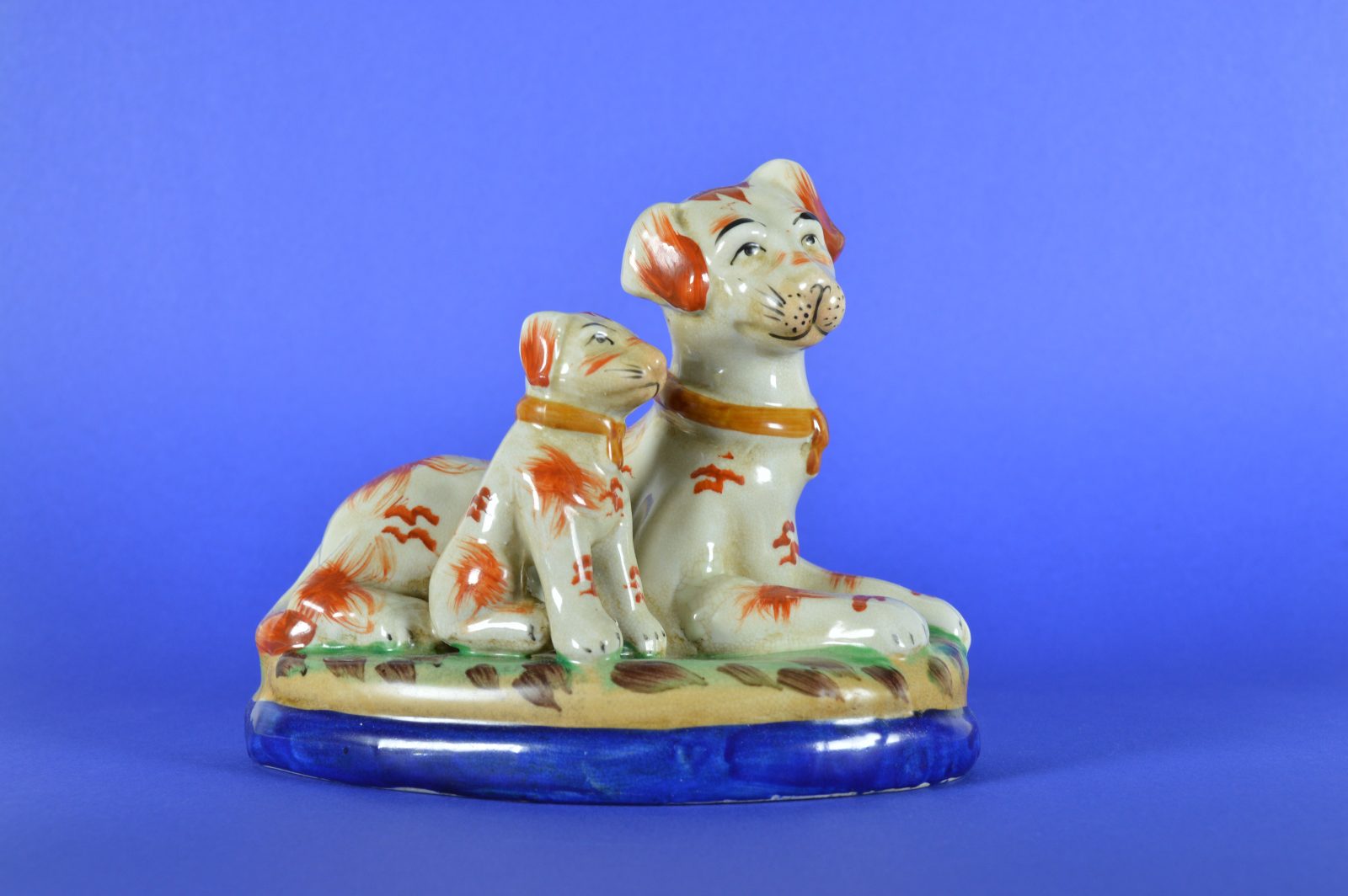 Honden beeld Victoriaans Staffordshire aardewerk Engeland rood