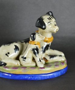 Alternative view of Honden beeld Victoriaans Staffordshire aardewerk Engeland zwart