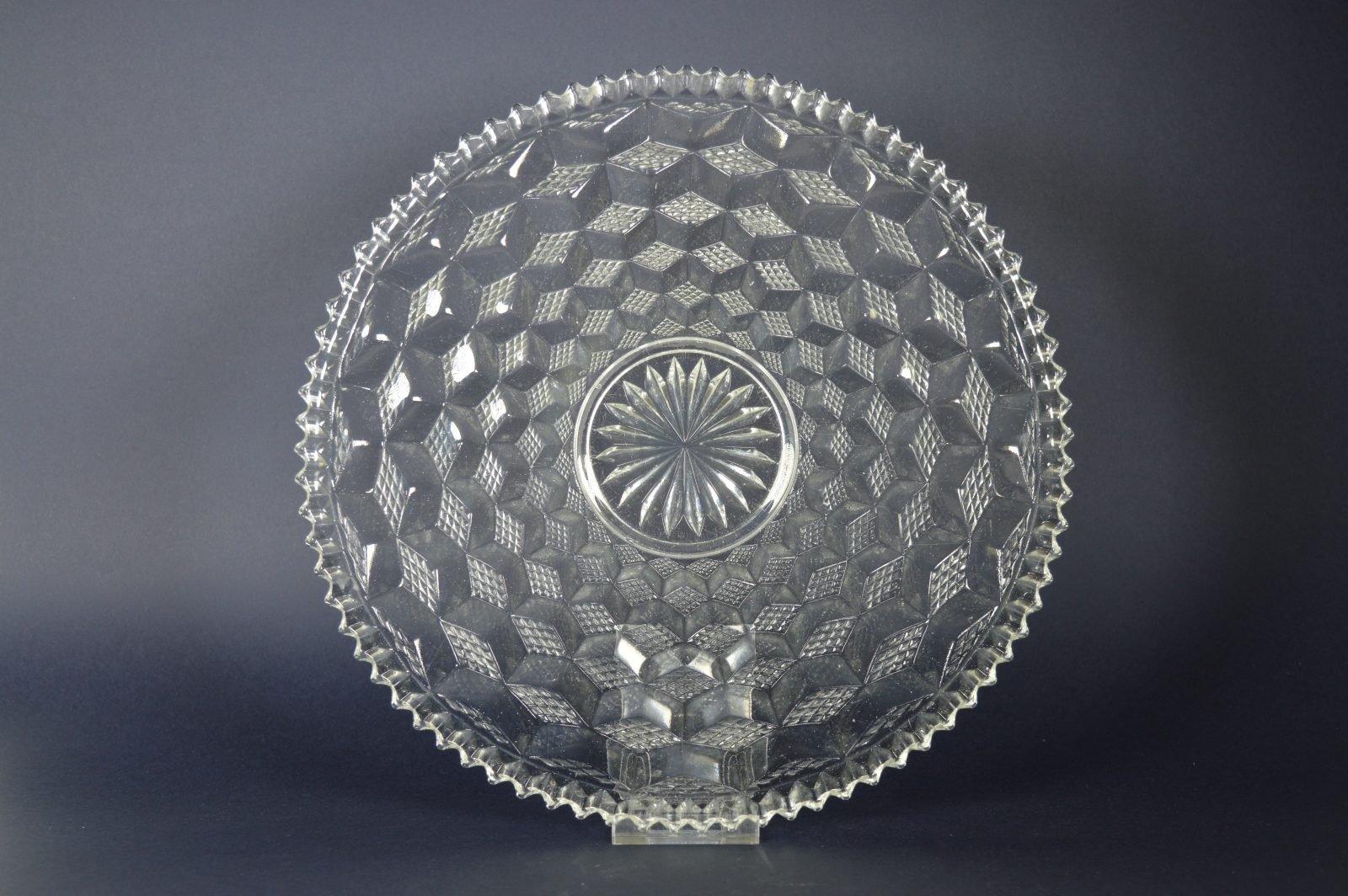 DrieD schaal kleurloos glas