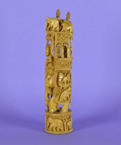 Alternative view of Olifant met draagstoel sandelhout India