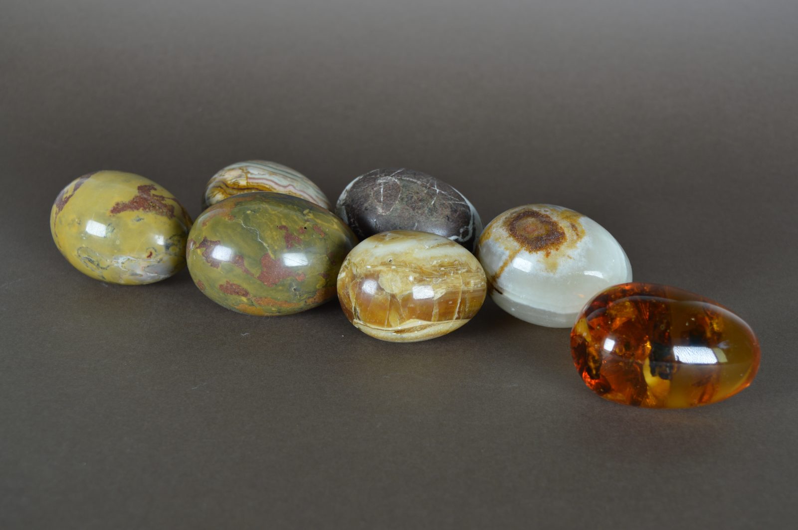 Agaat, barnsteen, jaspis, marmer - minerale eieren - Bodour