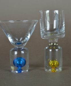 Alternative view of Shotglas of borrelglas met blauwe druppel