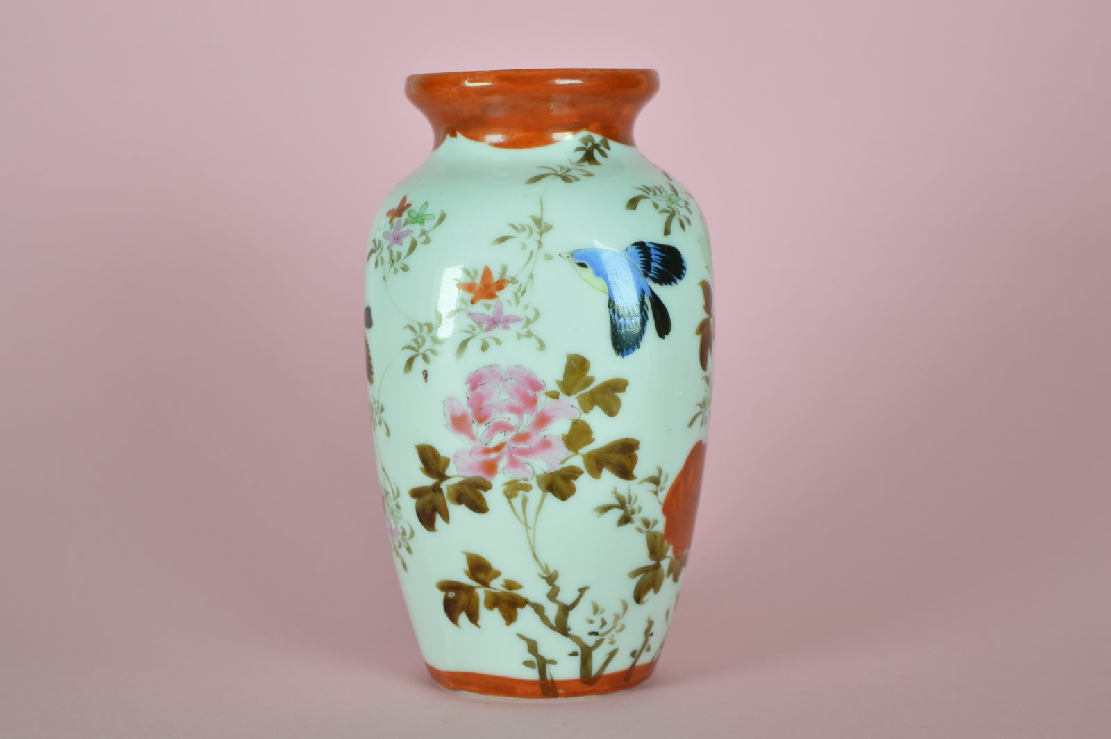 Vaas Chinees aardewerk met bloesem, rozen en blauwe en gele vogels - Bodour