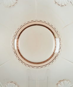 Onderschotel roze glas met bloem- of schelpmotief
