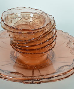 Schaal roze glas met bloem- of schelpmotief