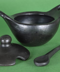 Black pottery aardewerk Colombia - pannetje met deksel en lepel