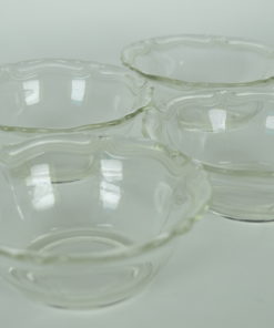 Schaaltje kleurloos glas met fantasierand