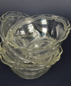 Schaaltje kleurloos glas met fantasierand