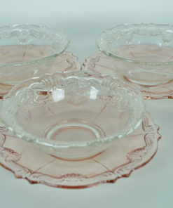Schotels glas met bloem- of schelpmotief
