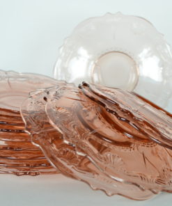 Schotels roze glas met bloem- of schelpmotief