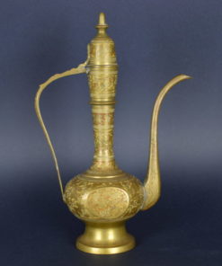 Arabische koperen schenkkan