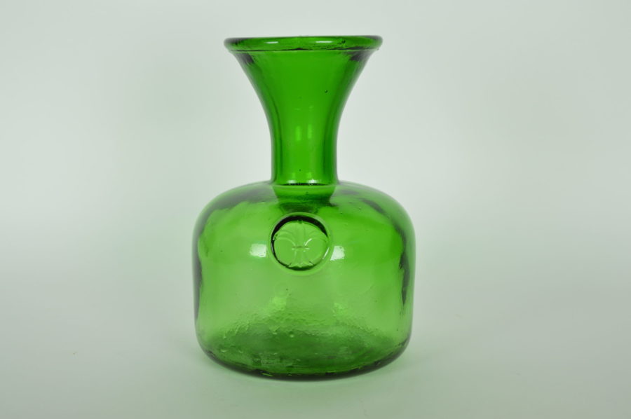 Vaas groen glas met Franse lelie