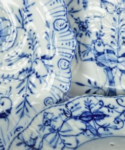 Fruittest met schotel antiek blauw met wit hand beschilderd