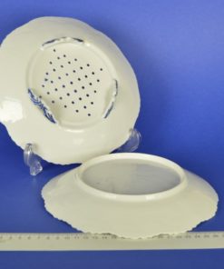 Fruittest met schotel antiek blauw met wit hand beschilderd