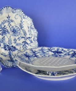 Fruittest met schotel antiek blauw met wit hand beschilderd