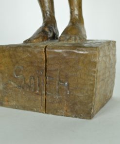 Afrikaanse vrouw met jurkje beeld van hout