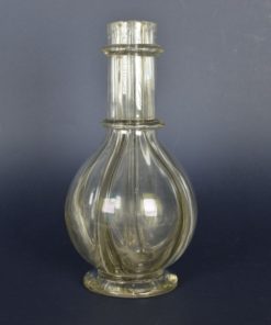 Antieke karaf voor olie loodhoudend glas