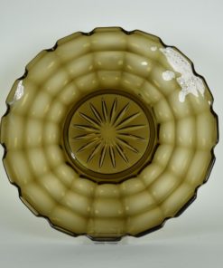 Presenteerschaal met vlakken grijsbruin glas