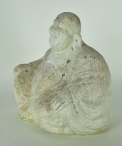 Lachende boeddha verweerd beton wit