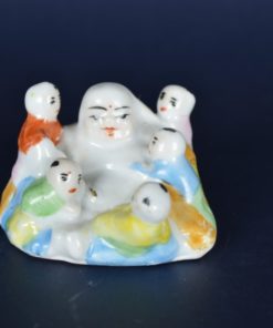 Lachende Boeddha met kinderen klein porselein
