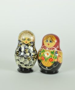 Matroesjka zwart met bloem