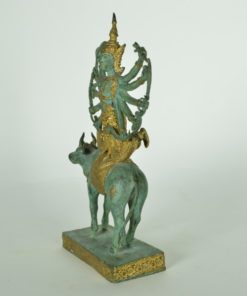 Shiva met tien armen op een heilige koe koper