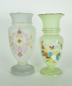 Vazen opaline glas groen en wit antiek