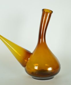 Porrón, karaf amberkleurig glas een liter