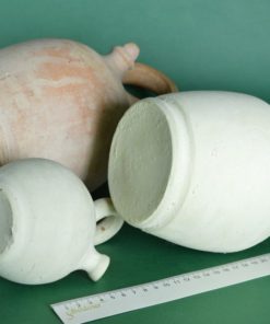 Waterkruiken aardewerk ongeglazuurd