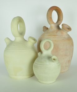 Waterkruiken aardewerk ongeglazuurd