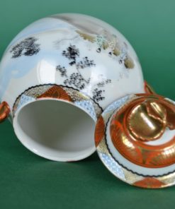 Suikerpot Japans met deksel met blaadjes - porselein