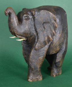 Primitieve woeste Afrikaanse olifant van hout
