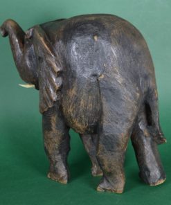 Primitieve woeste Afrikaanse olifant van hout