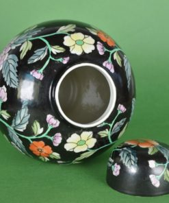 Gemberpot zwart met bloemen Chinees porselein