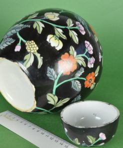 Gemberpot zwart met bloemen Chinees porselein