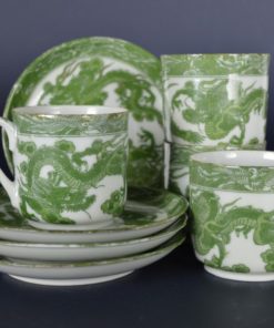 Kop en schotels met groene draken - porselein -set van vier