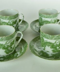 Kop en schotels met groene draken - porselein -set van vier