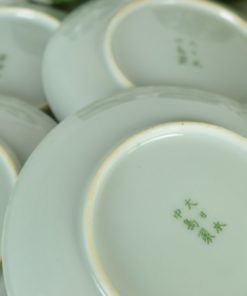 Kop en schotels met groene draken - porselein -set van vier