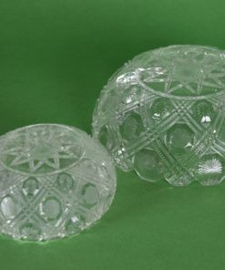 Glazen schaaltjes met bloem klassiek