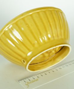 Aardbeien puddingvorm - kerriekleurig, aardewerk