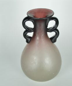 Vaas mondgeblazen paars glas