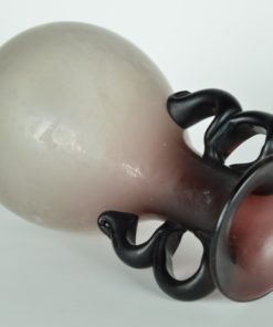 Vaas mondgeblazen paars glas