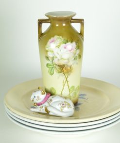 Vaas met roze roos - aardewerk