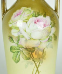 Vaas met roze roos - aardewerk