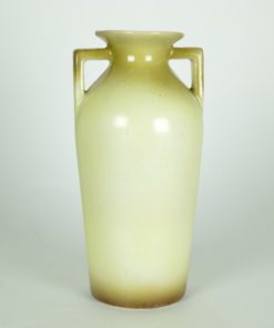 Vaas met roze roos - aardewerk