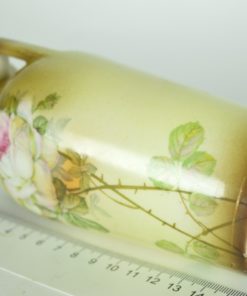 Vaas met roze roos - aardewerk