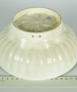 Puddingvorm met partjes aardewerk antiek