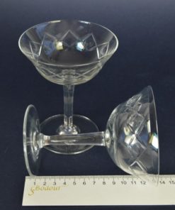 Cocktailglazen kristal olijf en ruitslijpsel